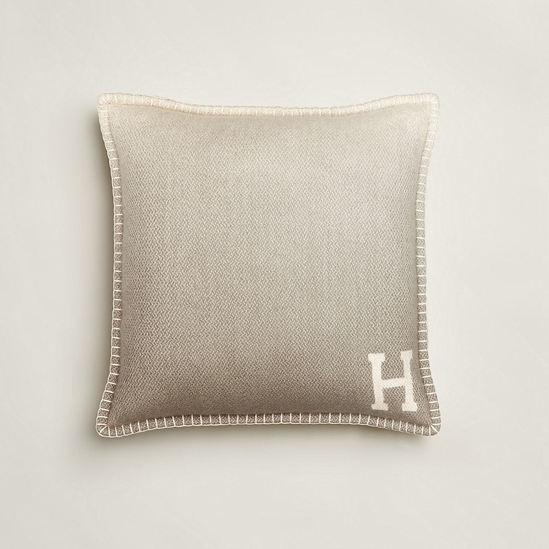 Yack’n’Dye pillow