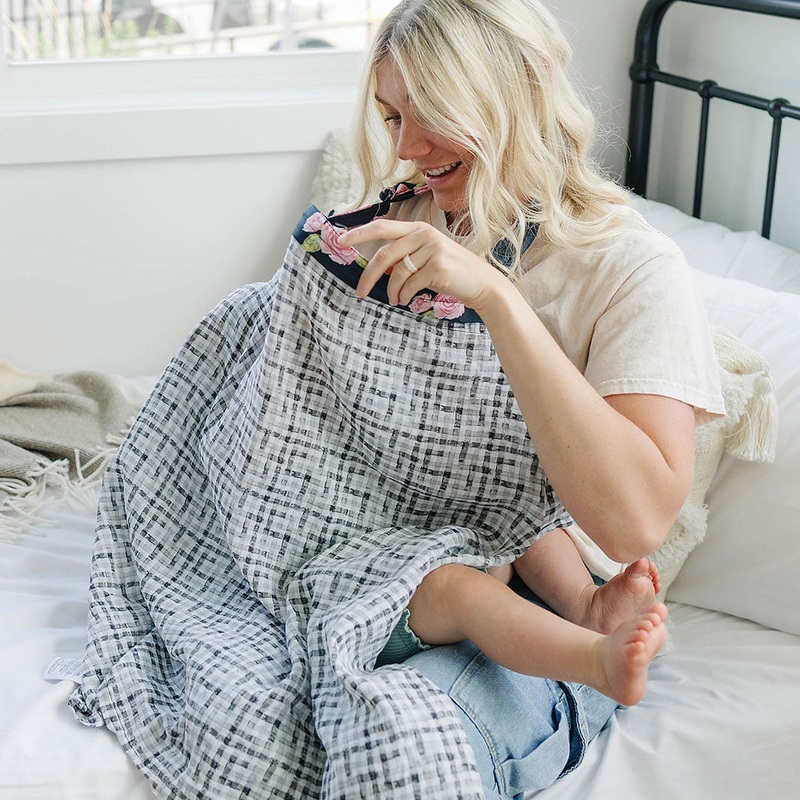 Zip & Switch Nursing Cover – Rose & Gingham