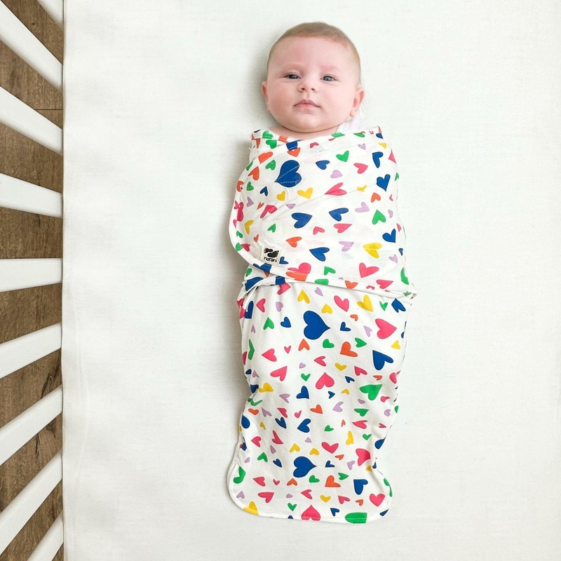 Snugababe Swaddle Sleep Pod – Colorful Hearts S/M (7-14 lbs)