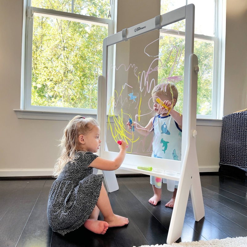 Little Partners – Peek-A-Boo Art Easel – Transparent Art Easel Soft White