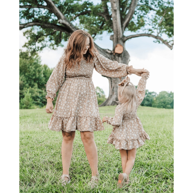 Caroline Long Sleeve Square Neck Dress – Light Khaki Floral 0-3months