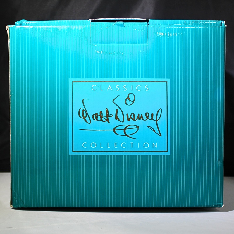 WDCC “Tis the Season to e Jolly” Goofy – Plutos Christmas Tree | Broken bow