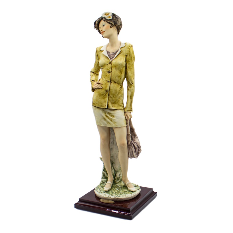 Giuseppe Armani Figurine: 1193c Claudia