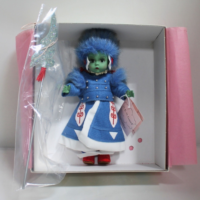 Madame Alexander Doll: 33595 O.E.O. Guard