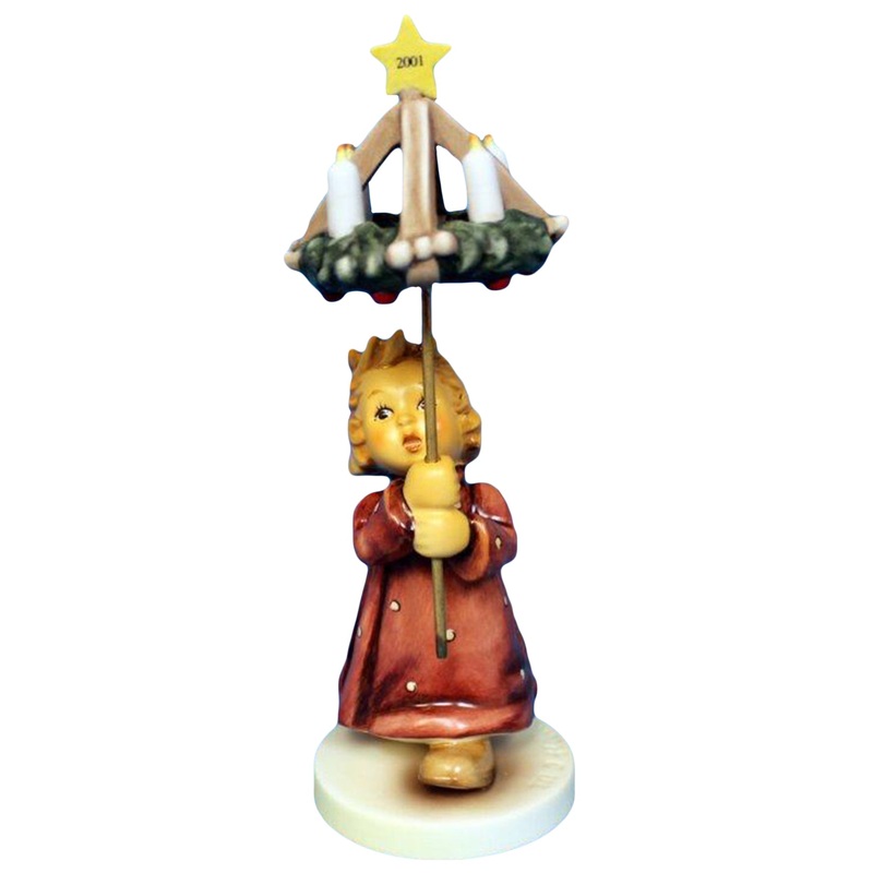 Hummel Figurine: Christmas By Candlelight – 838