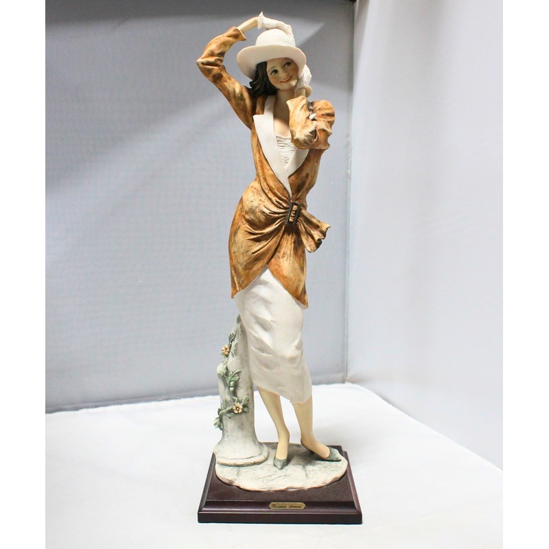 Giuseppe Armani Valentina Lady Sculpture – 647C