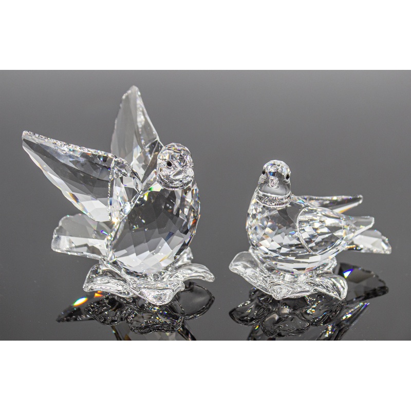 Swarovski Figurine: 5004726 TurtleDoves