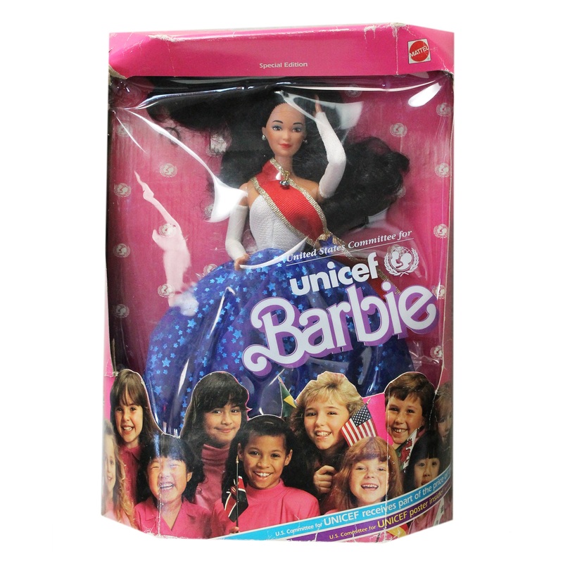 1988 UNICEF Barbie (4774) – Brunette hair
