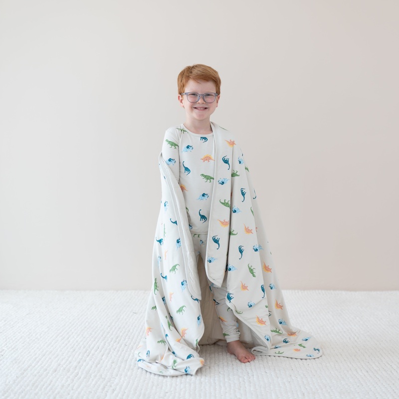 Youth Blanket in Ecru Roar 1.0