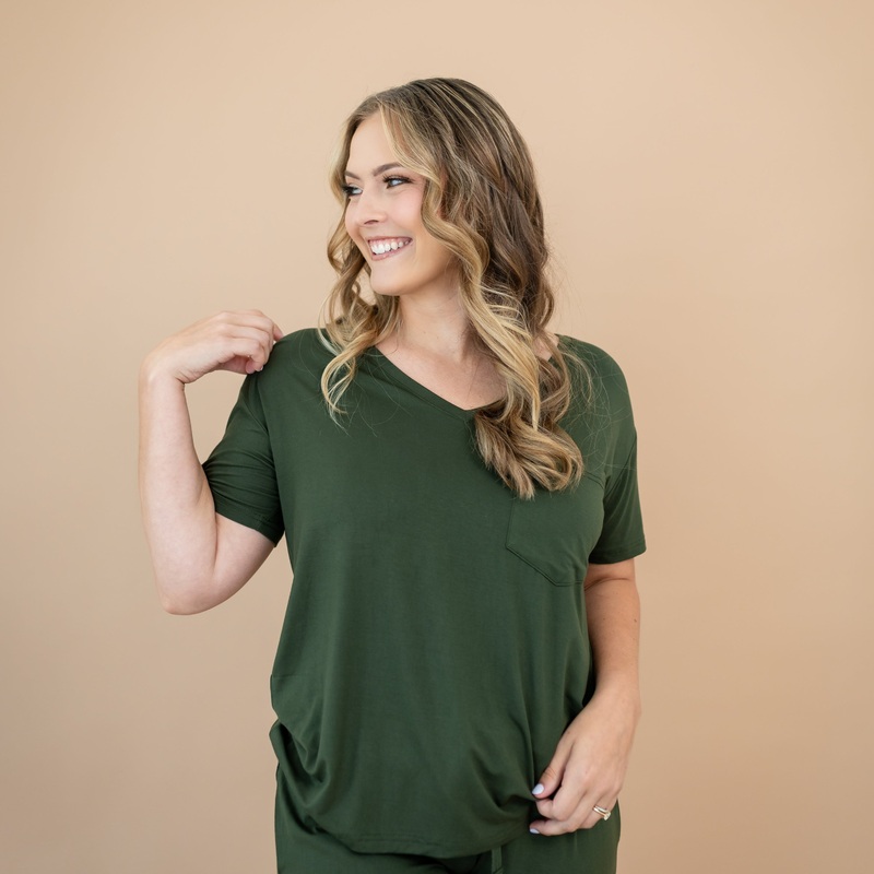 Womens Relaxed Fit V-Neck in Fir