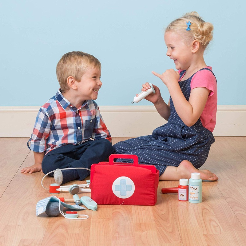 Le Toy Van Doctors Set