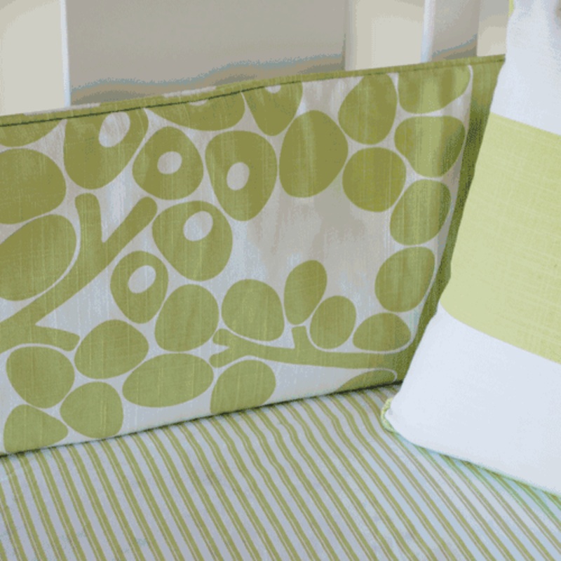 Oilo Modern Berries Bumper in Spring Green